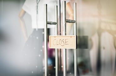 La Comunidad de Madrid ordena el cierre de los establecimientos y comercios, excepto alimentación y primera necesidad